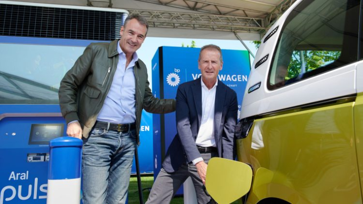 Volkswagen Group and Bp launch strategic partnership to rapidly roll-out EV fast battery charging in Europe