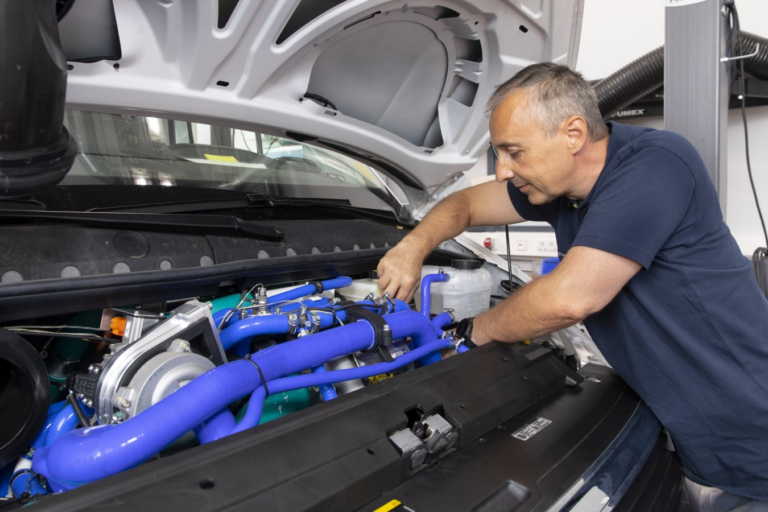 Bosch begins testing fuel cell transporters